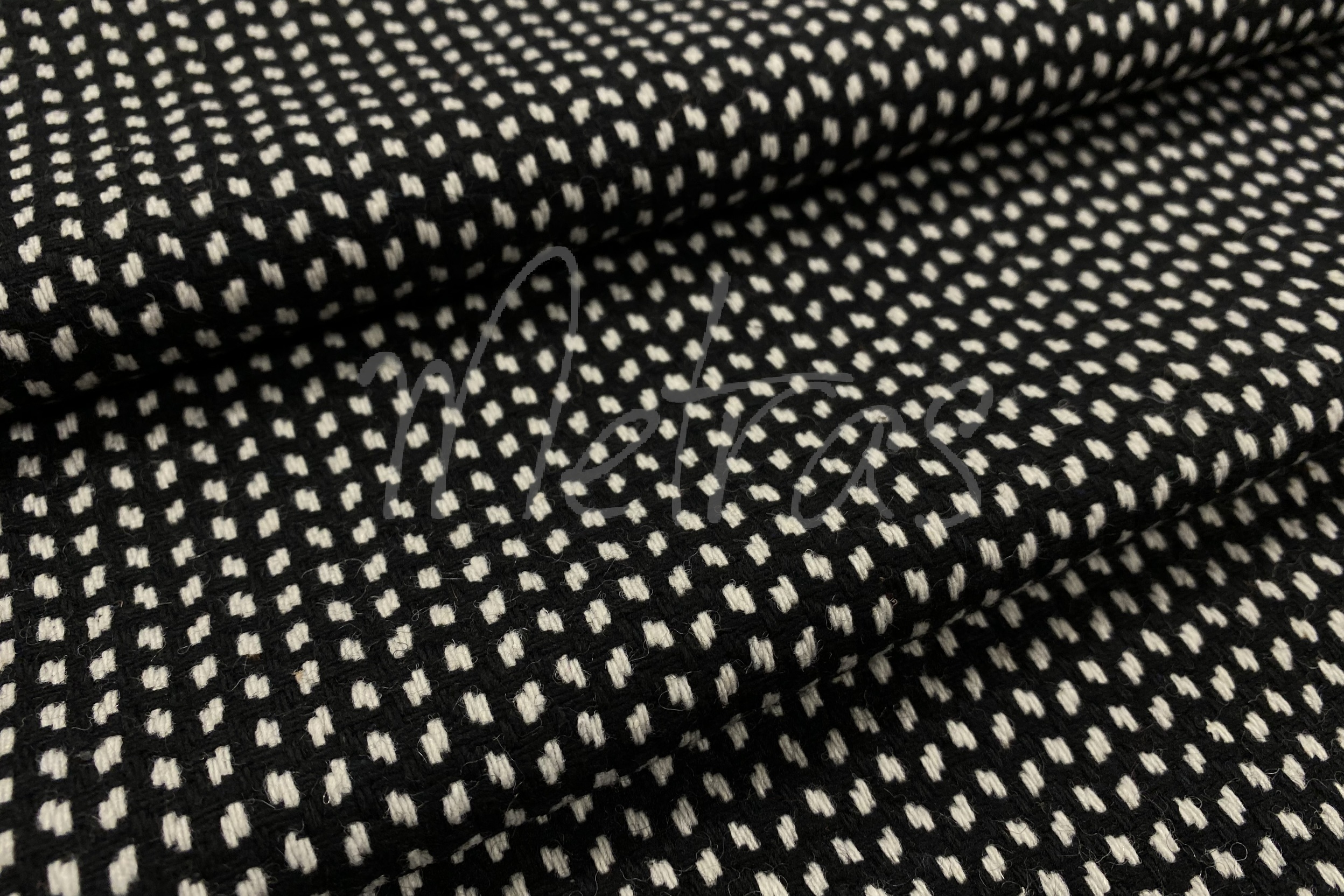 Paltinis audinys "Black/Cream" - Image 4